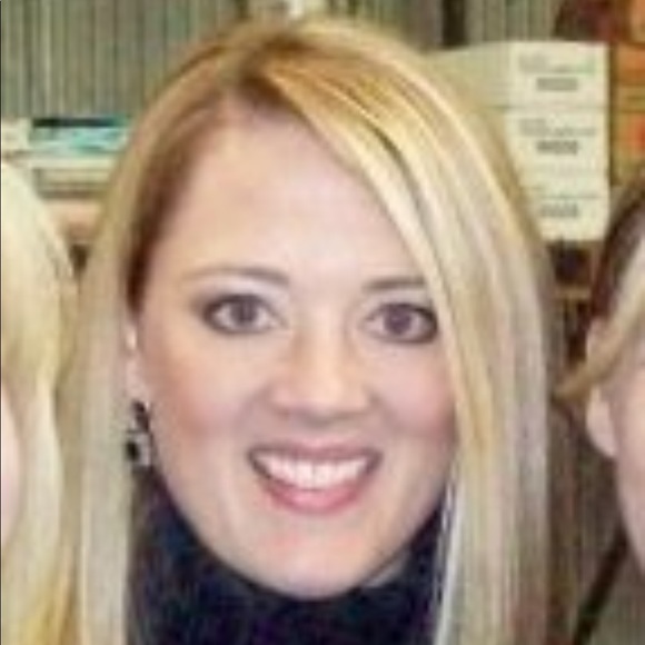 Meet your Posher, Ali - Picture 2 of 5